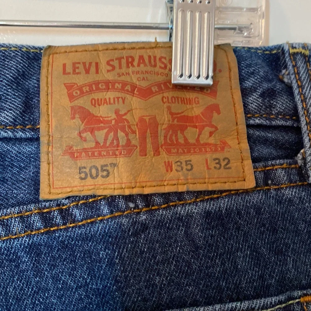 Men’s Levi’s 505 dark wash denim 35W X 32L. Excellent condition! - Picture 5 of 9
